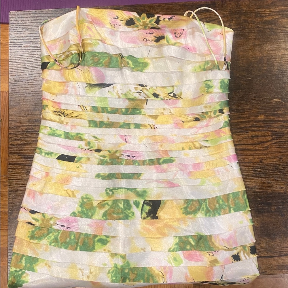 Beautiful floral silk Dress with wrap - Picture 6 of 14